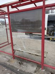 Bussipeatuse lamineeritud klaasi vahetamine, Kiili